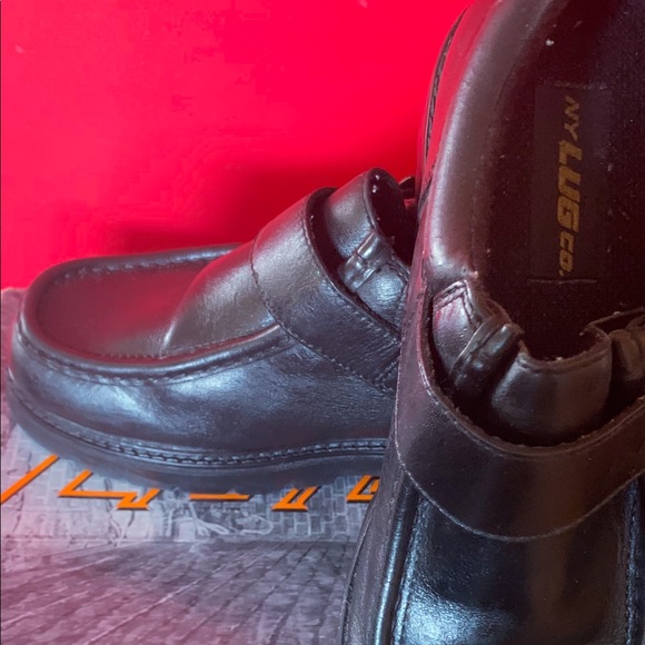 SHOE - Picture 3 of 3